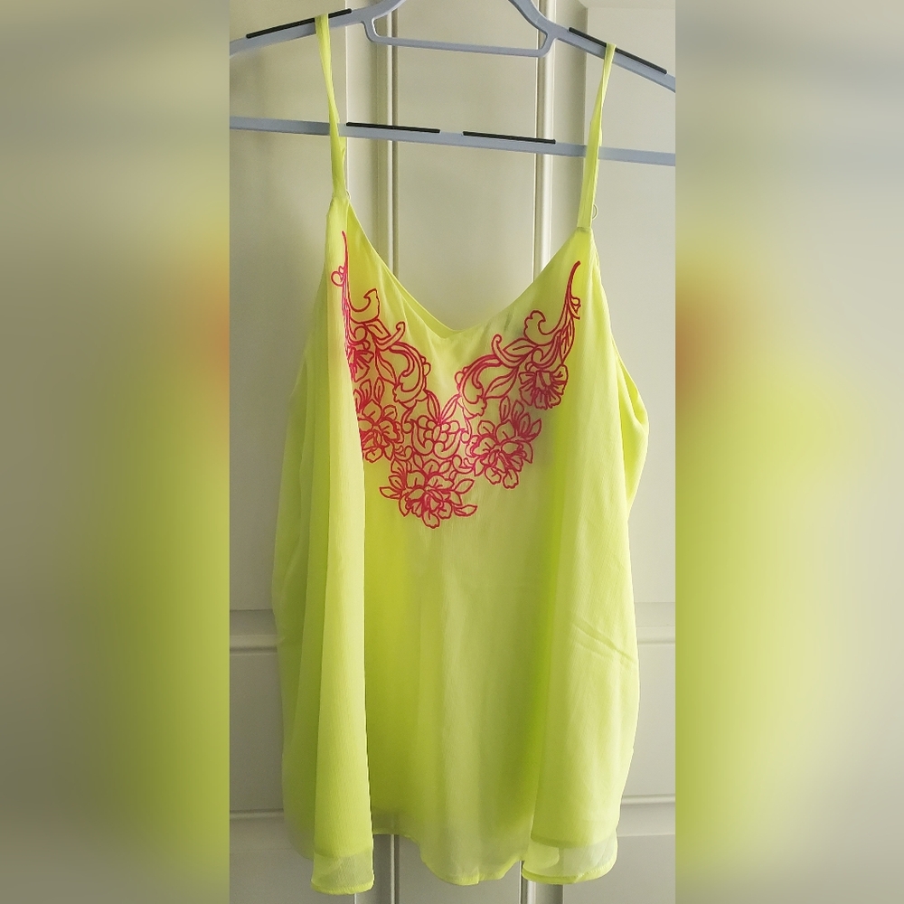 Torrid tank swing shirt neon with hot pink embroidery. NWT